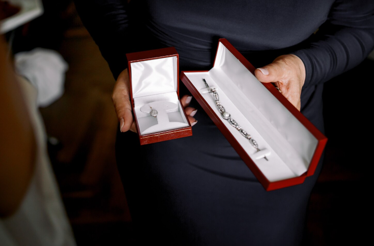 Best Practices for Packing Jewelry When Moving