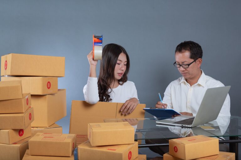 How to Compare Moving Company Response Times and Communication Standards in Tustin